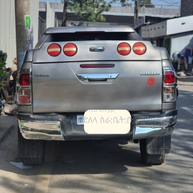 Toyota Hilux 2020 Pearl