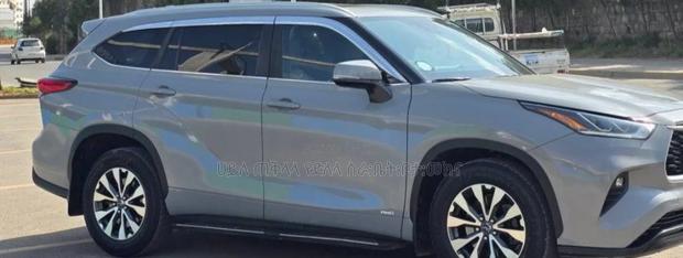 Toyota Highlander Hybrid 2023 Teal