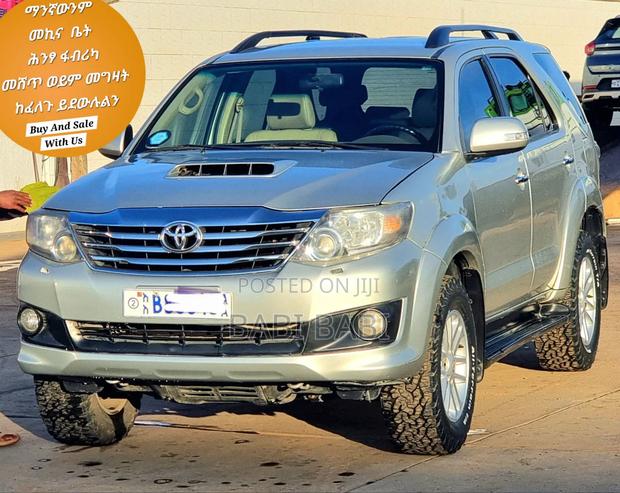 Toyota Fortuner 2013 Silver
