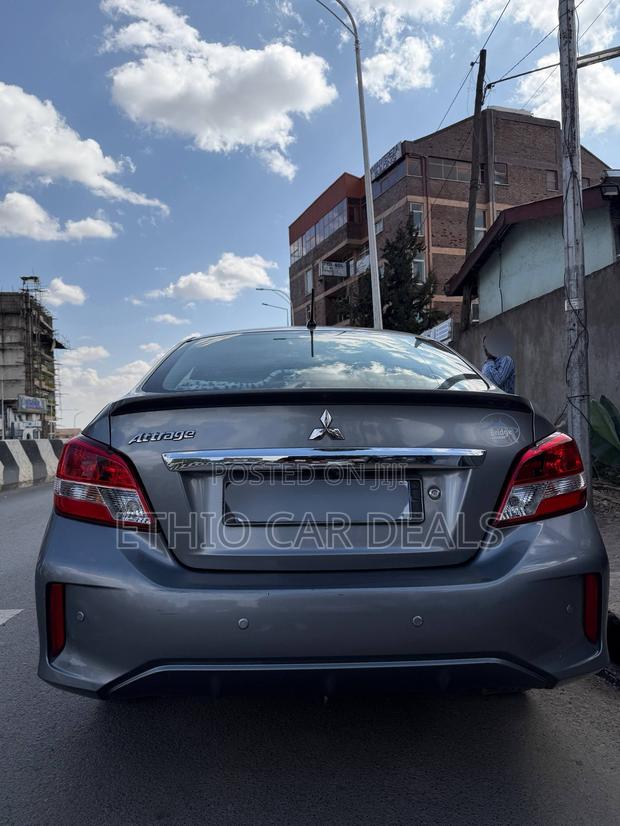 Mitsubishi Attrage 2021 Gray