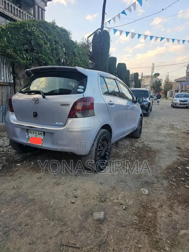 Toyota Yaris 2010 Blue