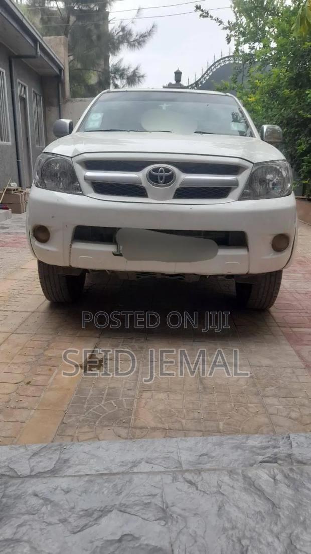 Toyota Hilux 2007 White