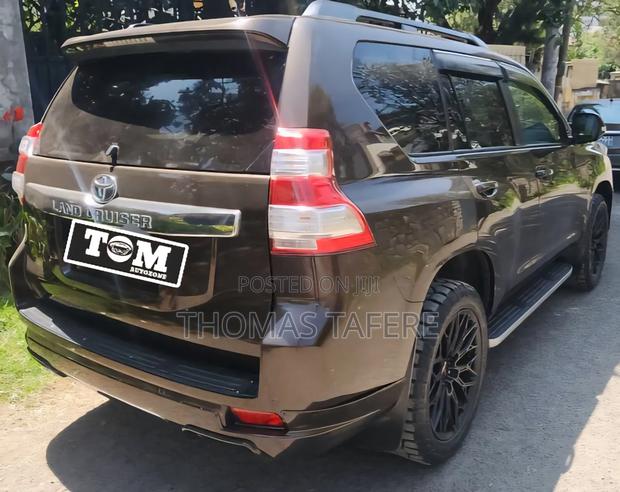 Toyota Land Cruiser 2017 Brown
