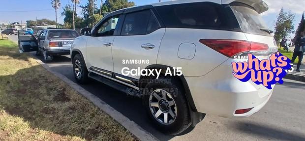 Toyota Fortuner 2.4 D RWD 2018 White