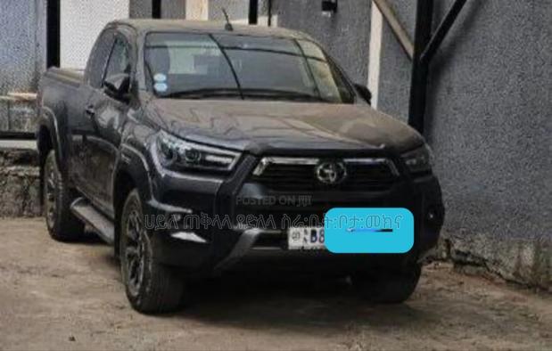 Toyota Hilux 2021 Gray