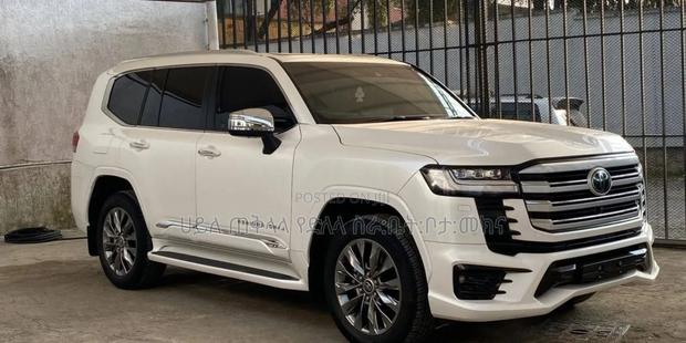 Toyota Land Cruiser 2023 White