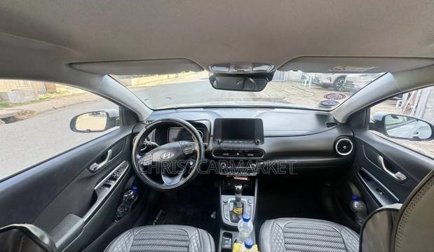 Hyundai Kona SE 2022 Beige