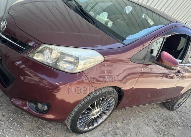 Toyota Yaris 2012 Burgundy