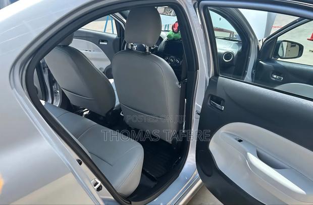 Mitsubishi Attrage 2023 Silver