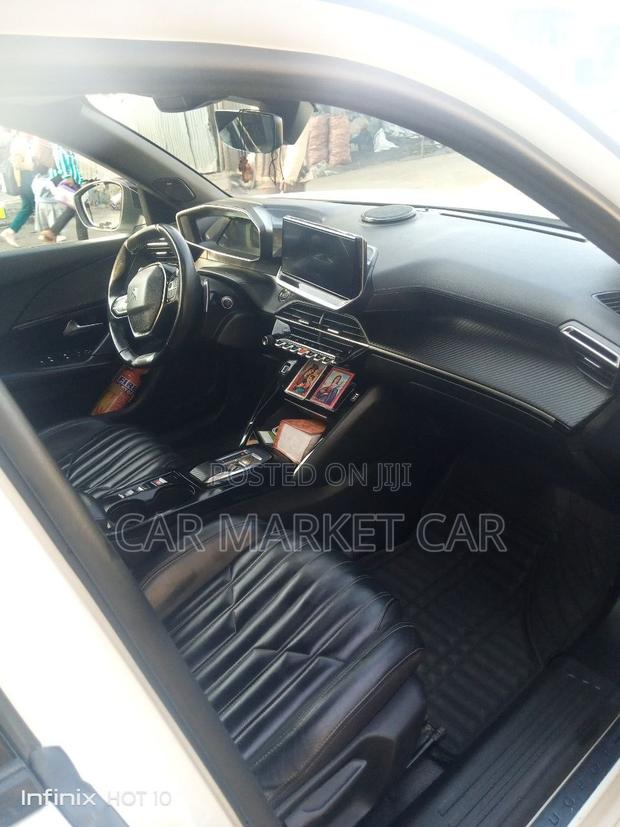 Peugeot 2008 2022 White